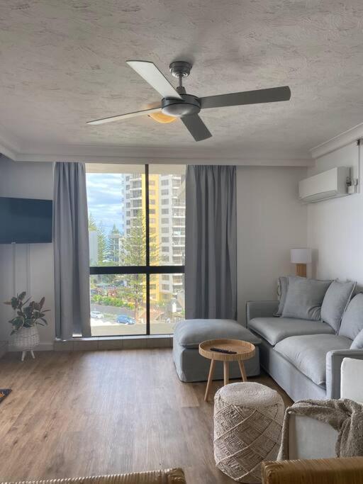 Fabulous Sea Views In The Heart Of Surfers Apartment Gold Coast Exterior photo
