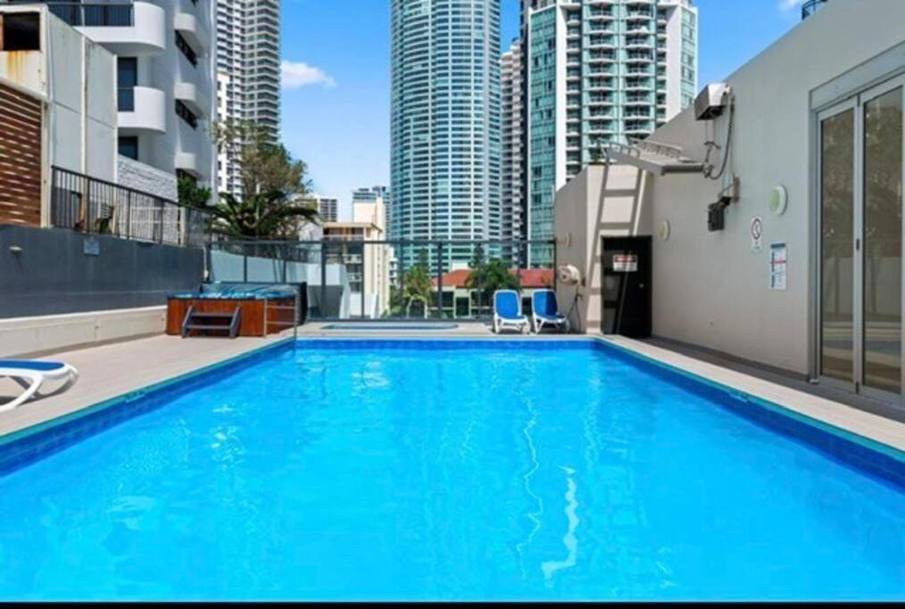 Fabulous Sea Views In The Heart Of Surfers Apartment Gold Coast Exterior photo